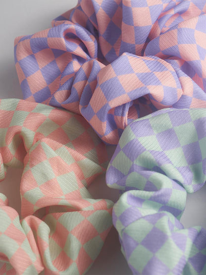 Free Hair in Check Scrunchie Trio