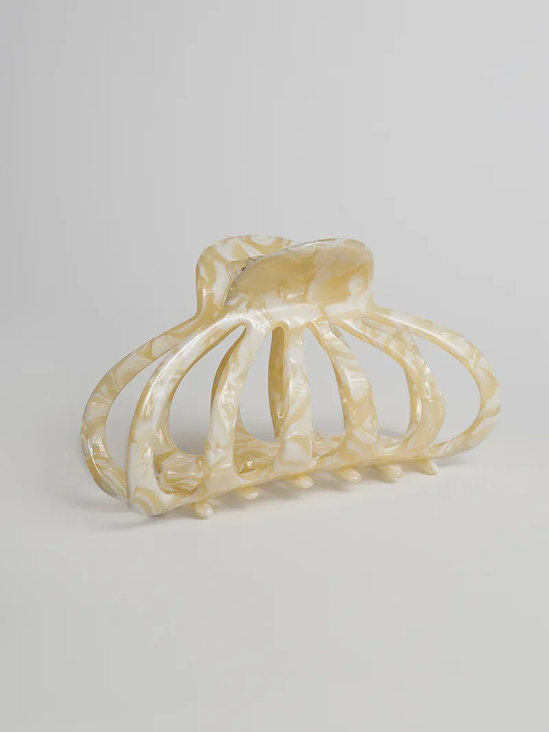 Free Coastal Shell Claw Clip